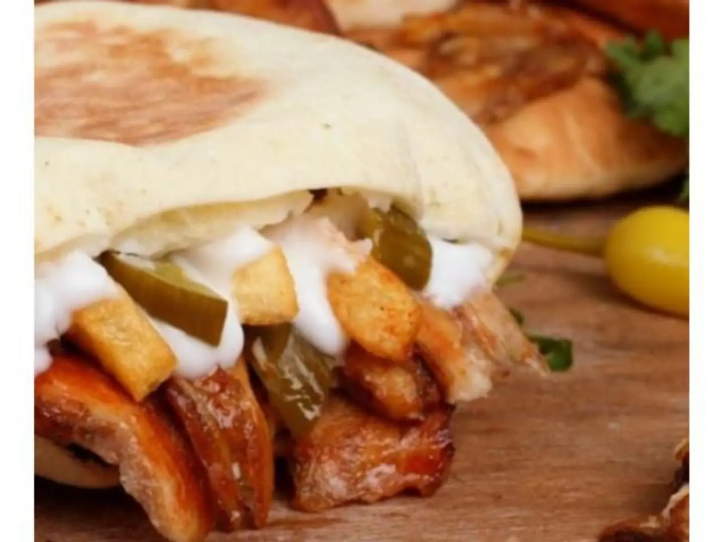 شاورما عيش مغربي بالجبن