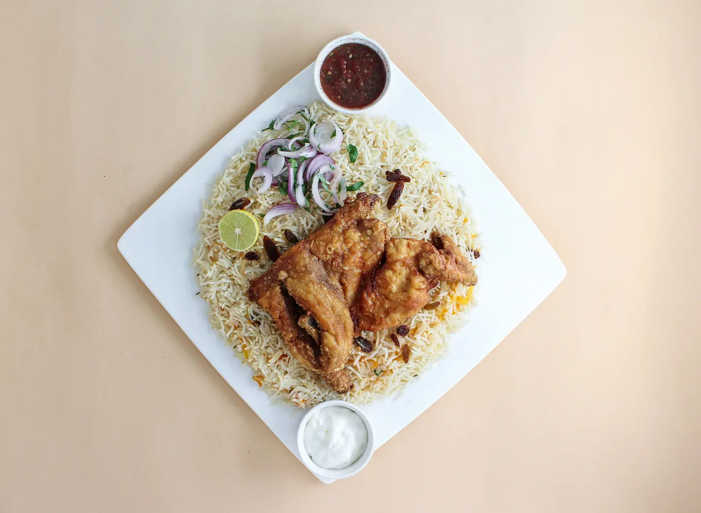 حبة دجاج مقلي مع الرز