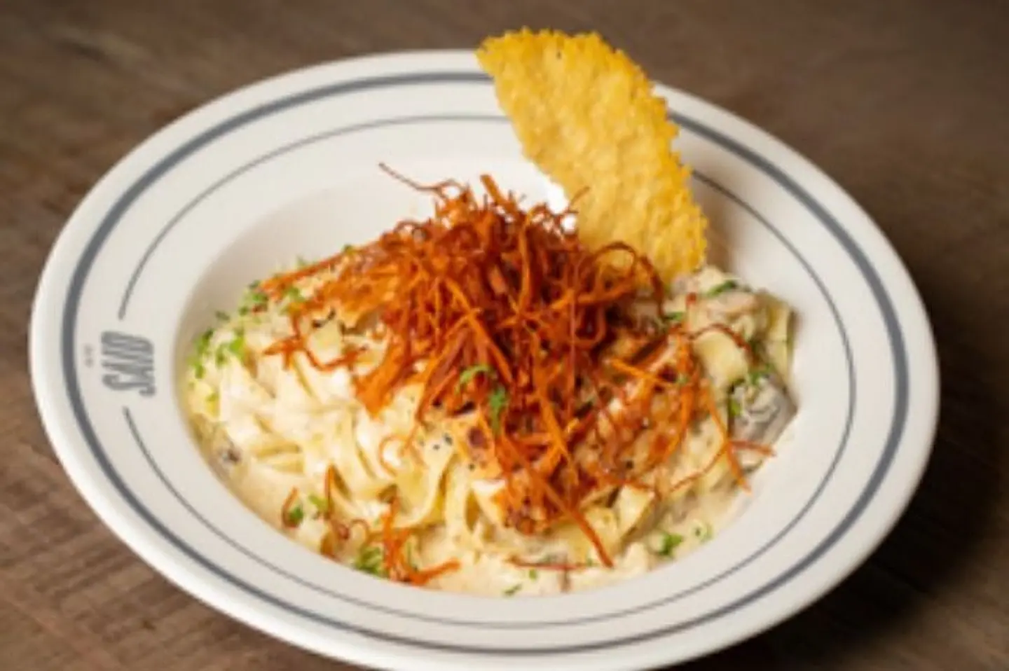 فيتوتشينى الدجاج بالفطر