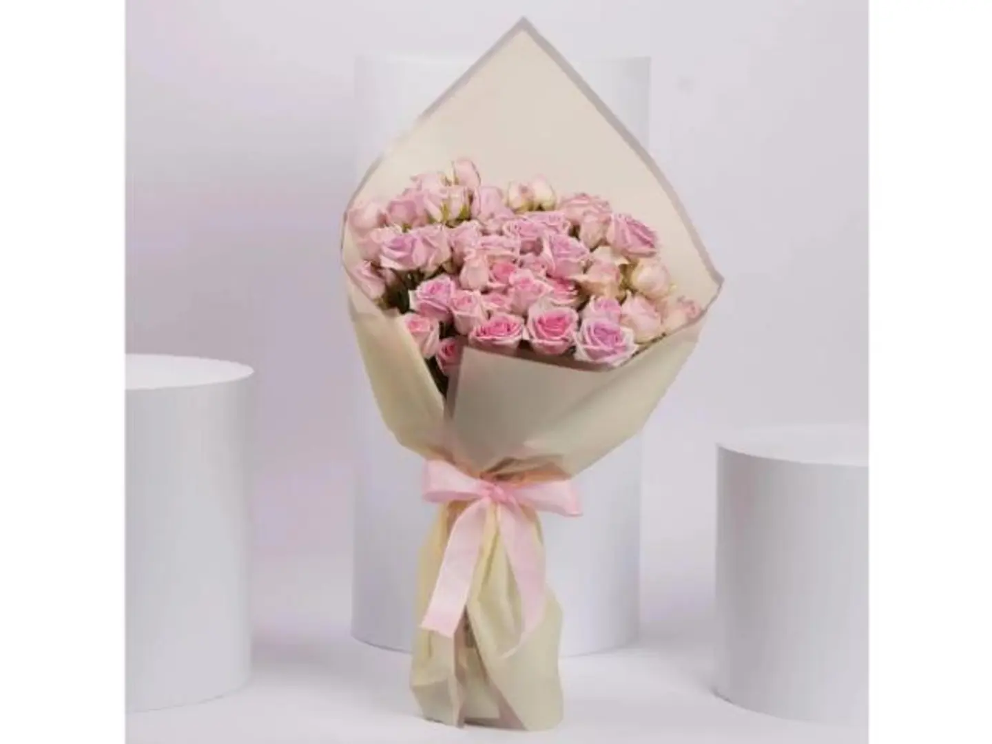 باقة سحر وردي