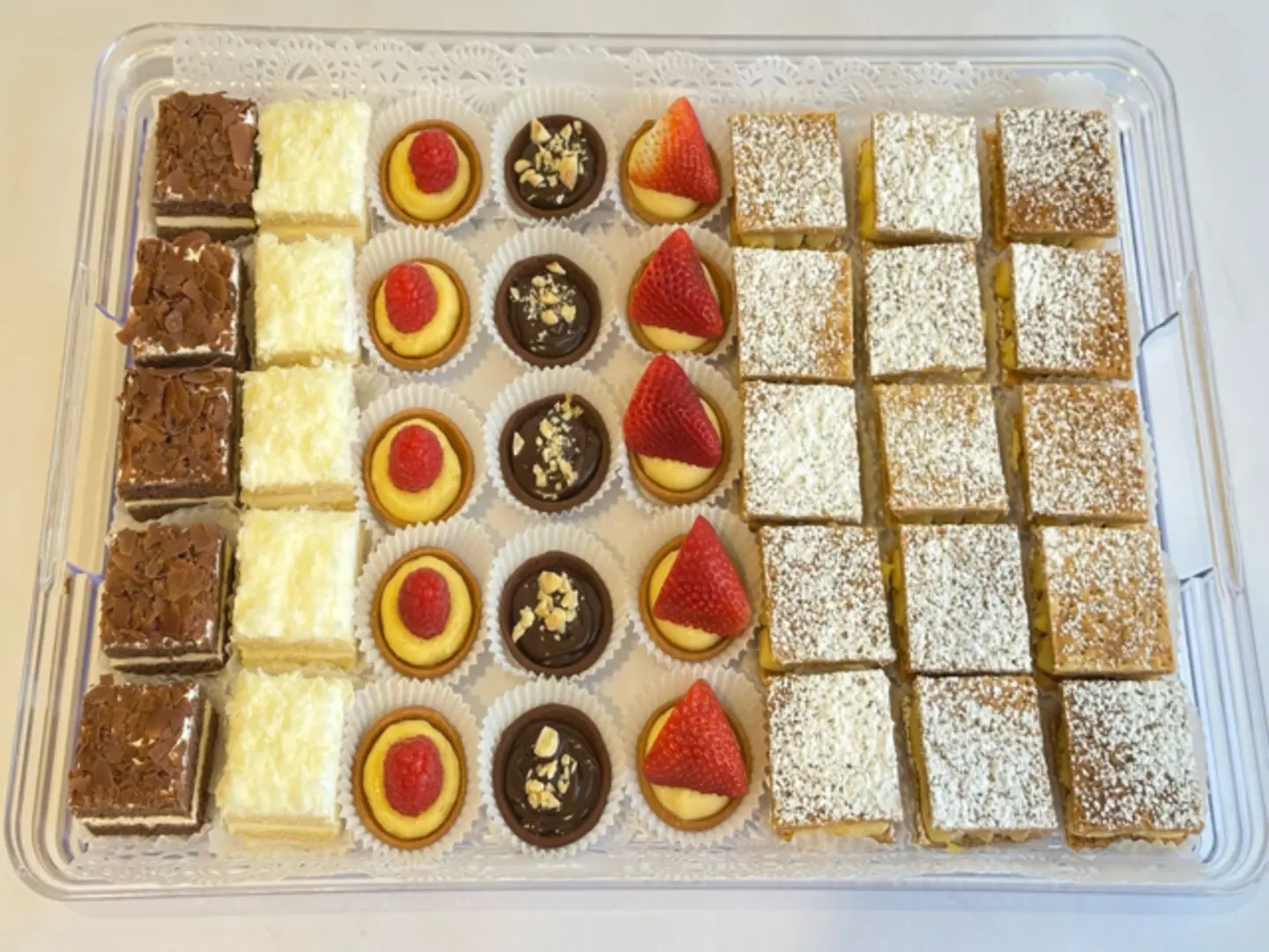 Eclair With Mix Mini Desserts Tray