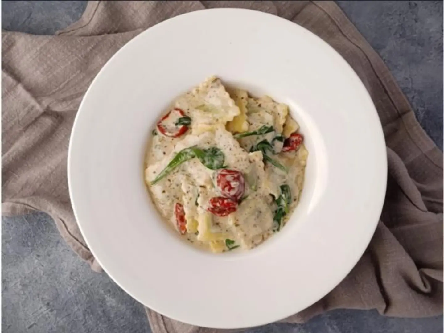 Ravioli Pasta In Creamy Sauce