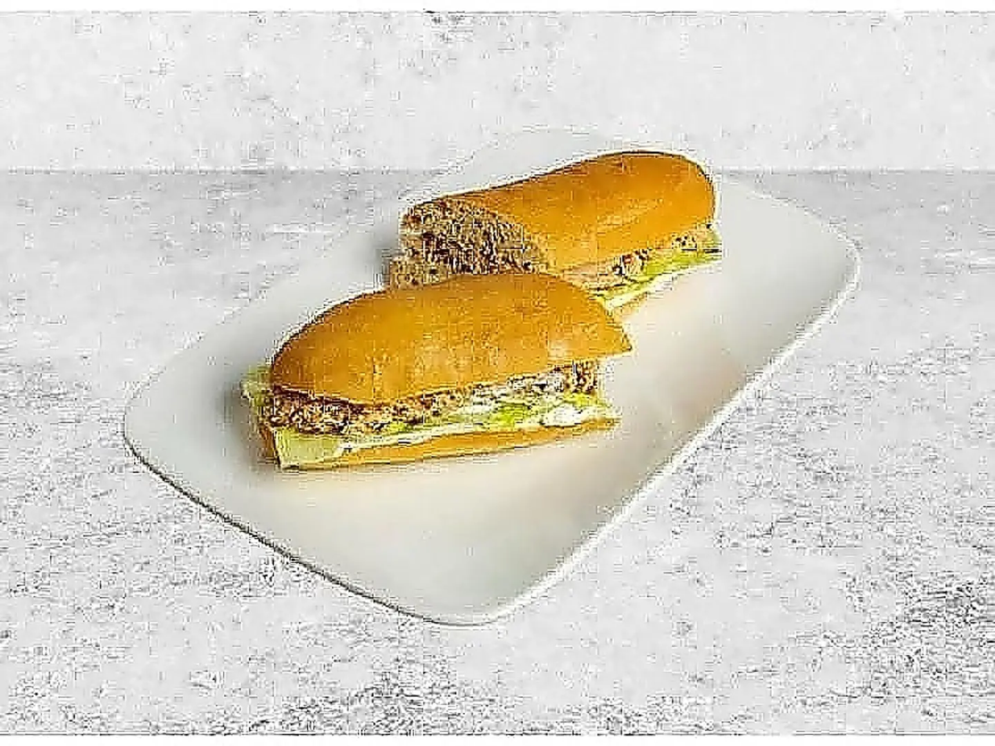 ساندوتش تونة سادة