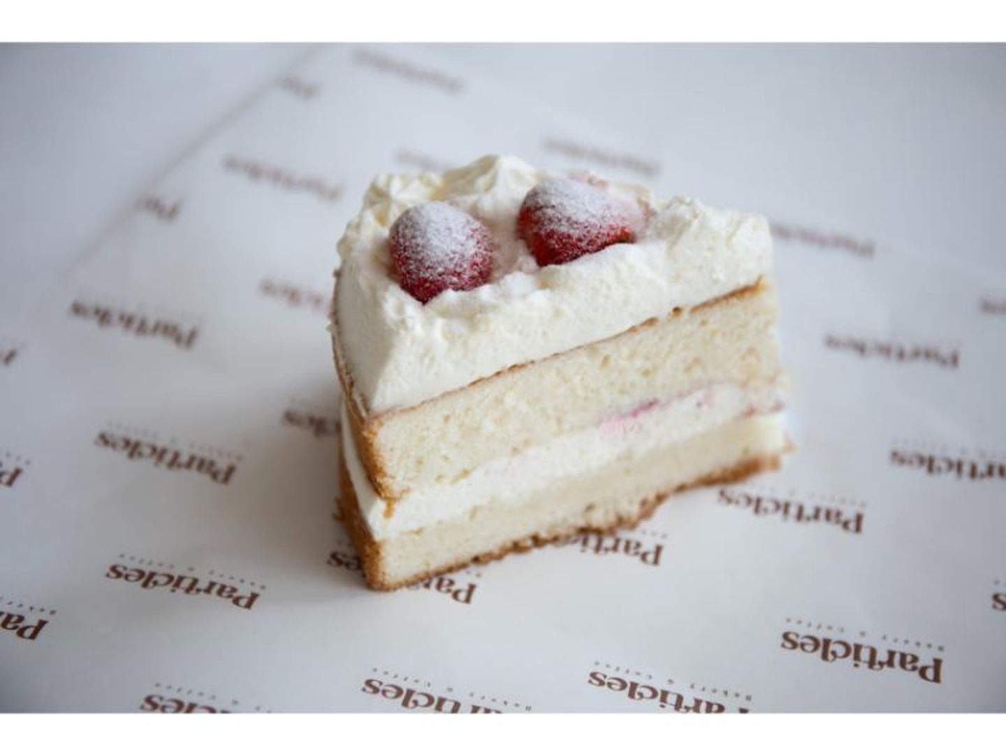 Vanilla And Strawberry Cake