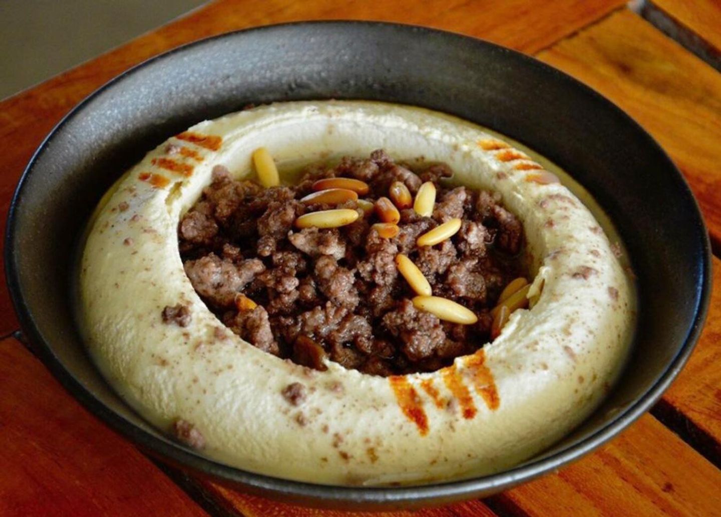 حمص باللحم