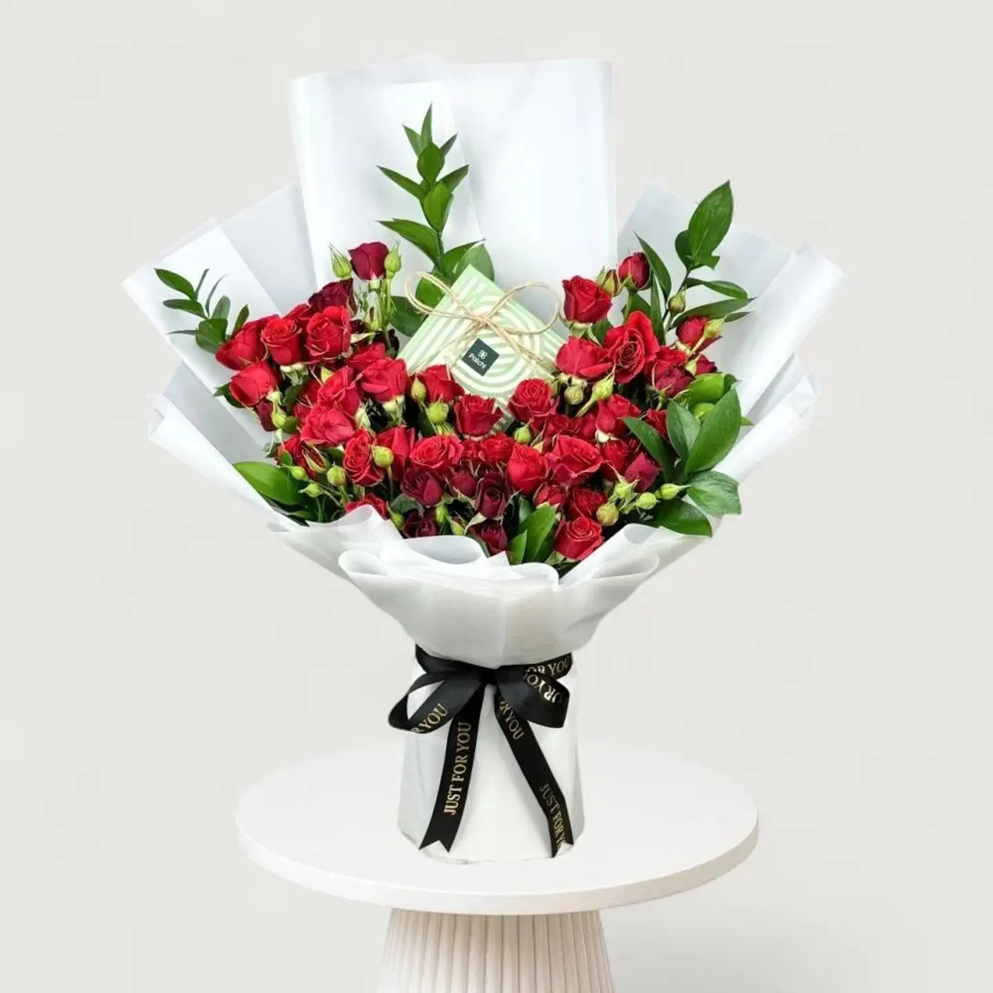 A Jewel Of Roses Bouquet With Chocolates