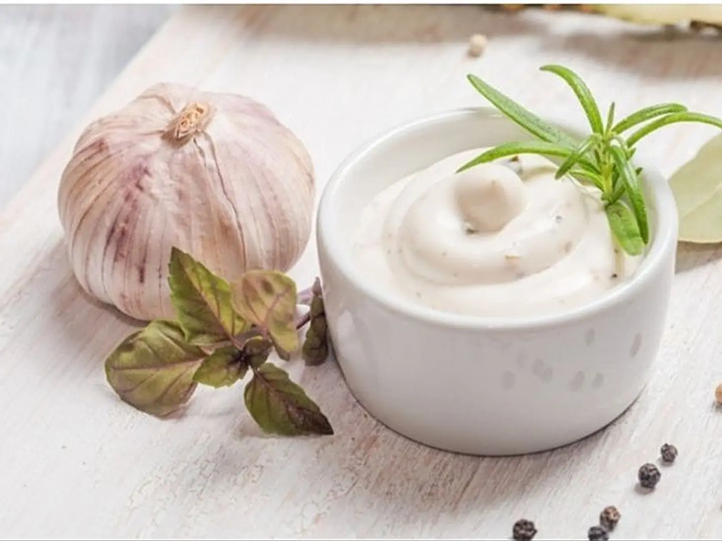 صوص ثوم سبايسي علبة صغيرة