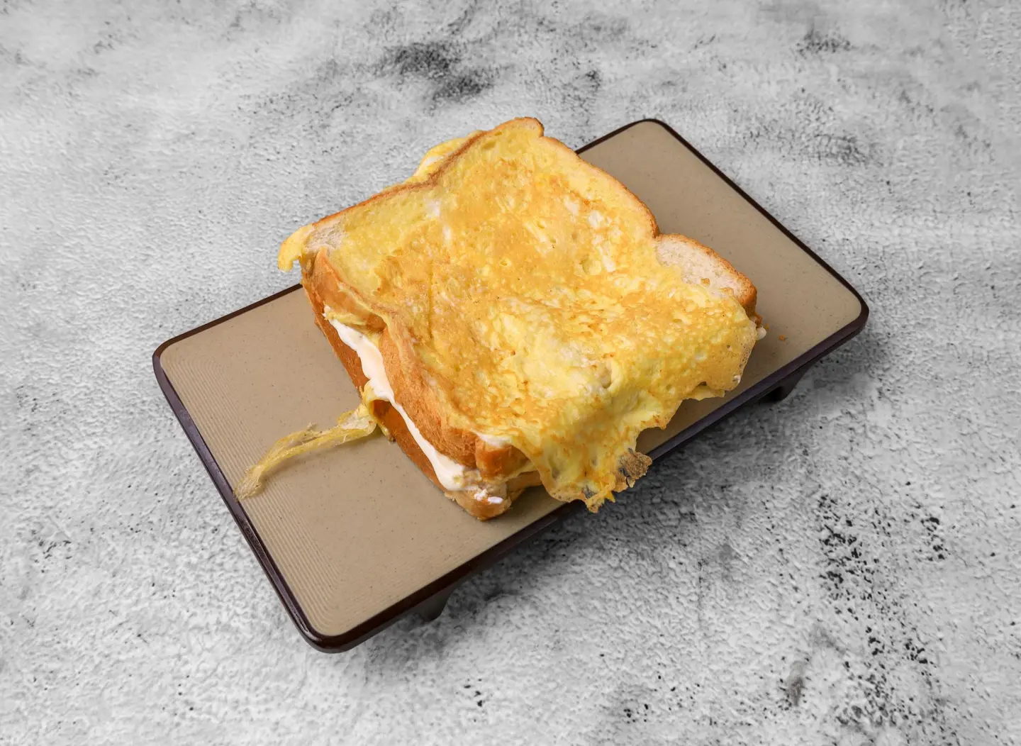 بيض مقلي توست