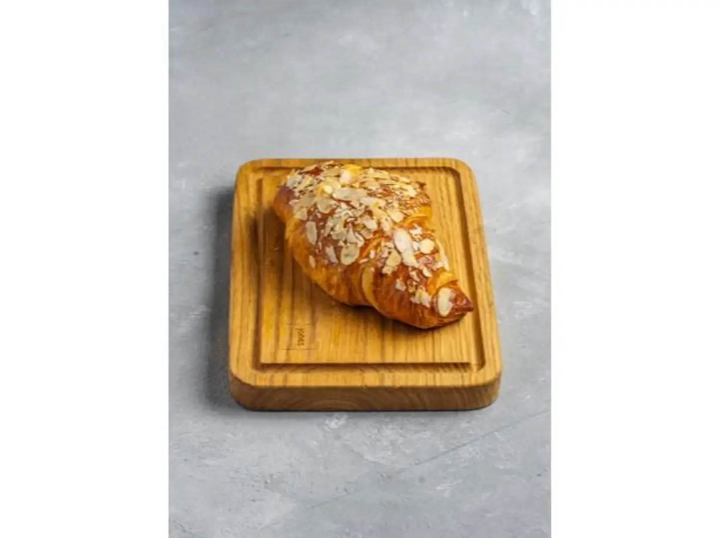 كرواسون باللوز