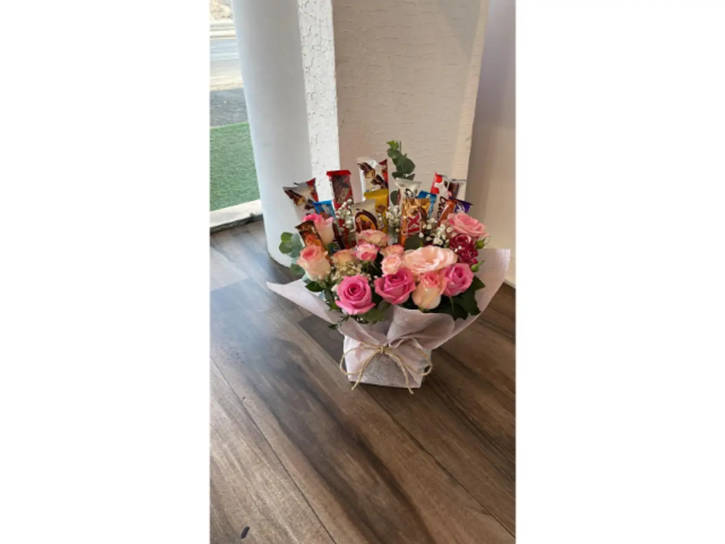 باقة مع شوكولاتة