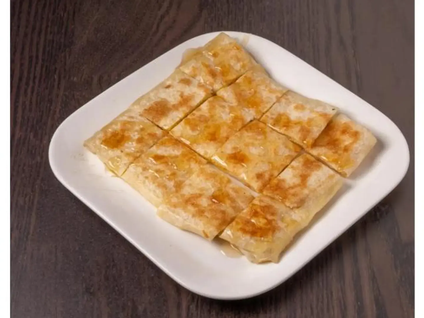 Mutabbak With Cream And Honey