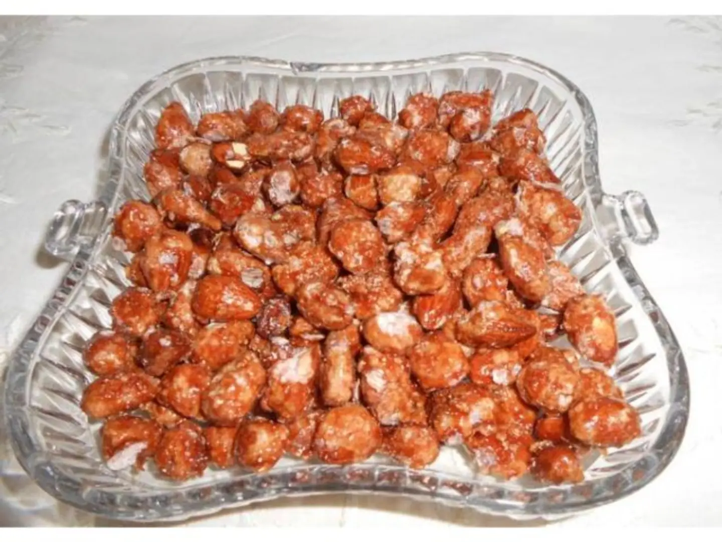 لحم مع لوز