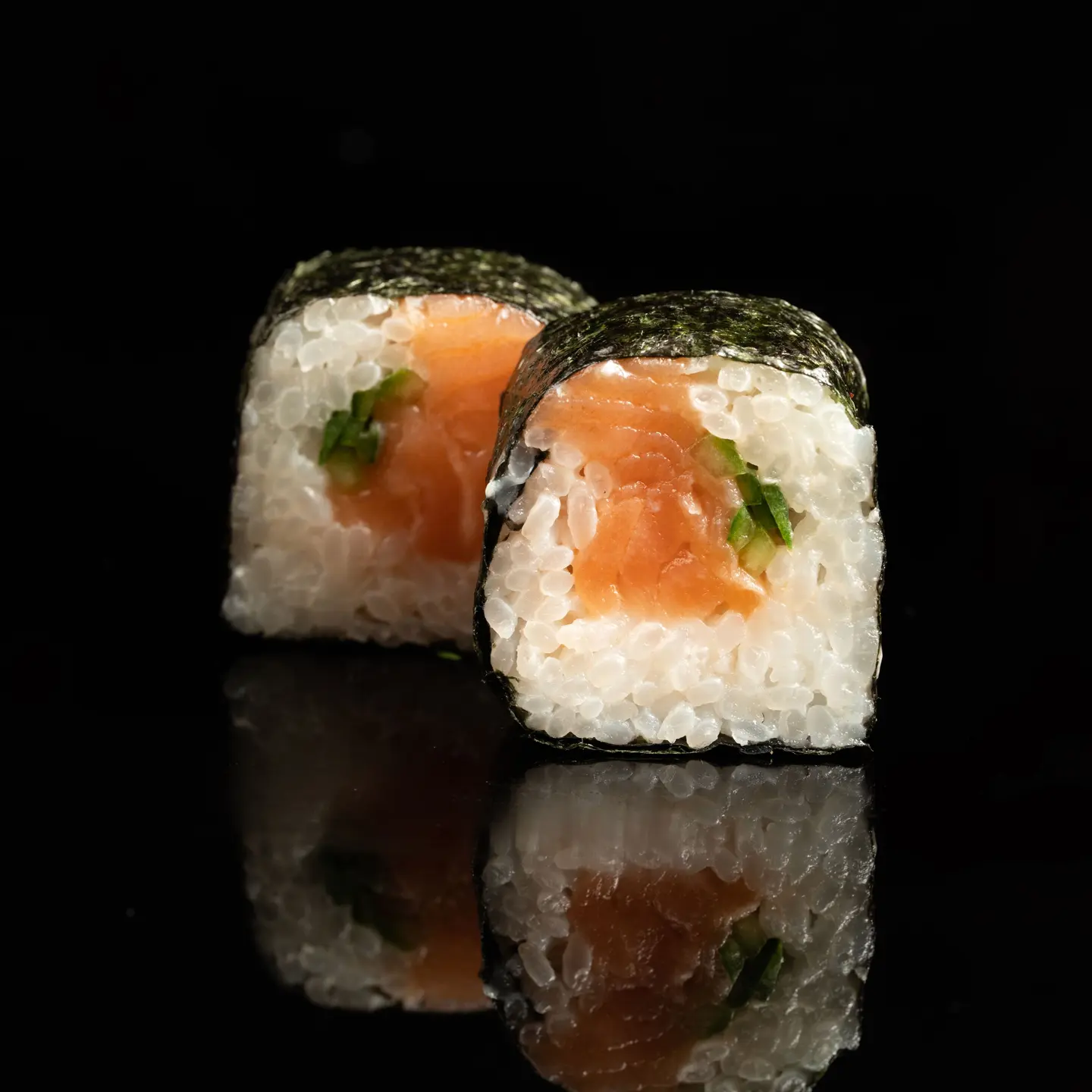 سوشي ماكي رول سلمون 5 حبات