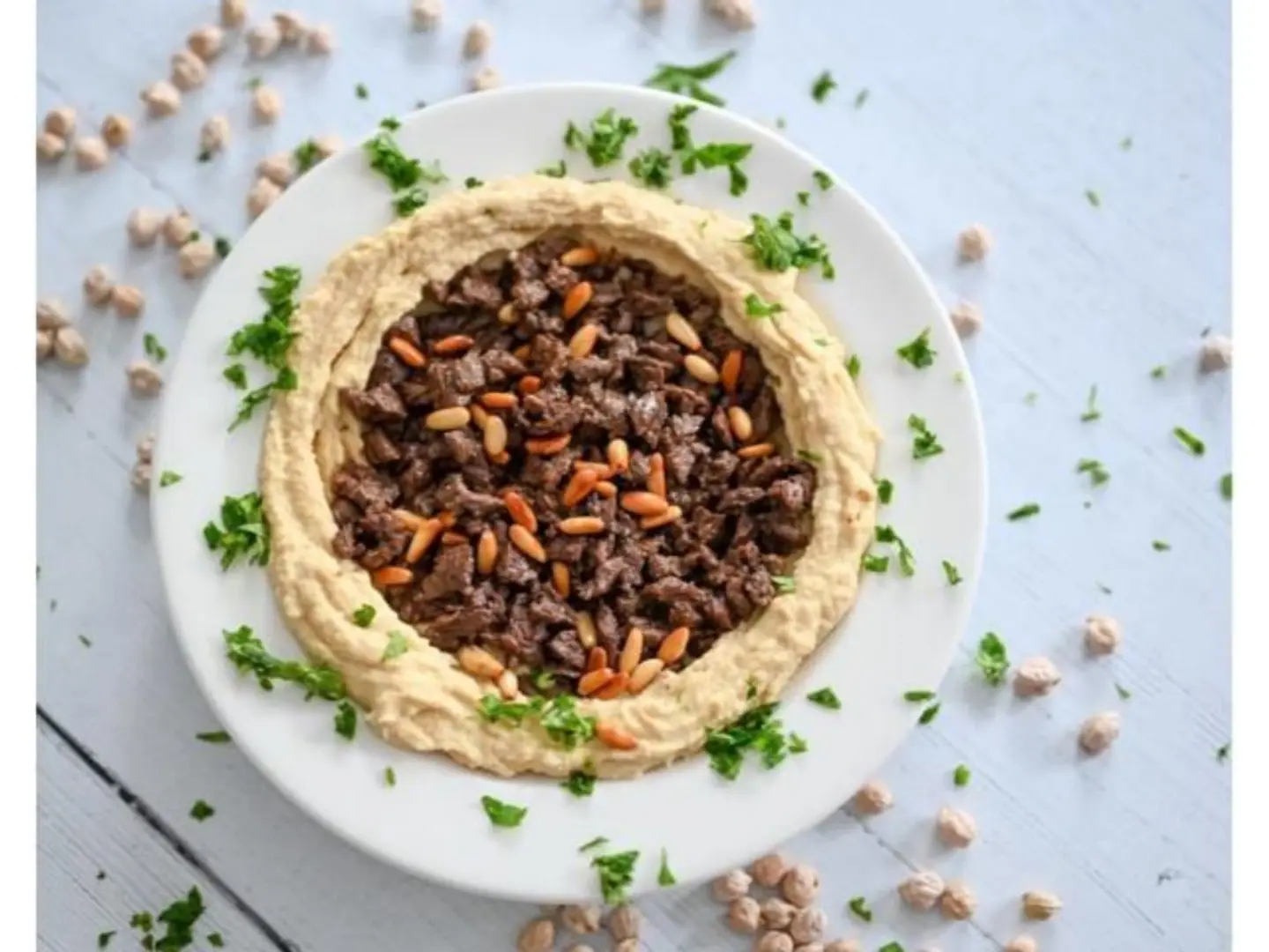 حمص اللحم بنكهة عربية