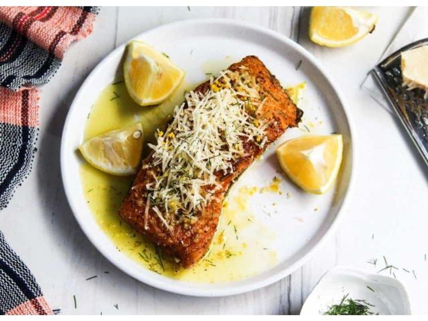 Grilled Salmon With Lemon Butter Sauce