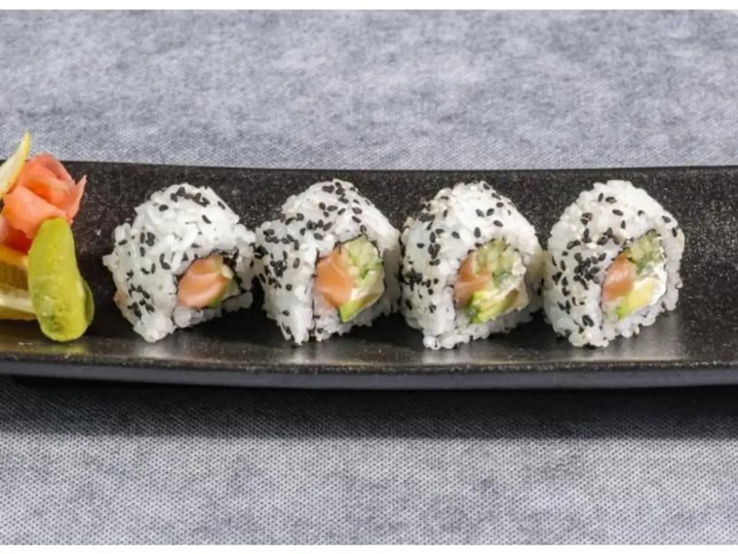 Salmon California Maki
