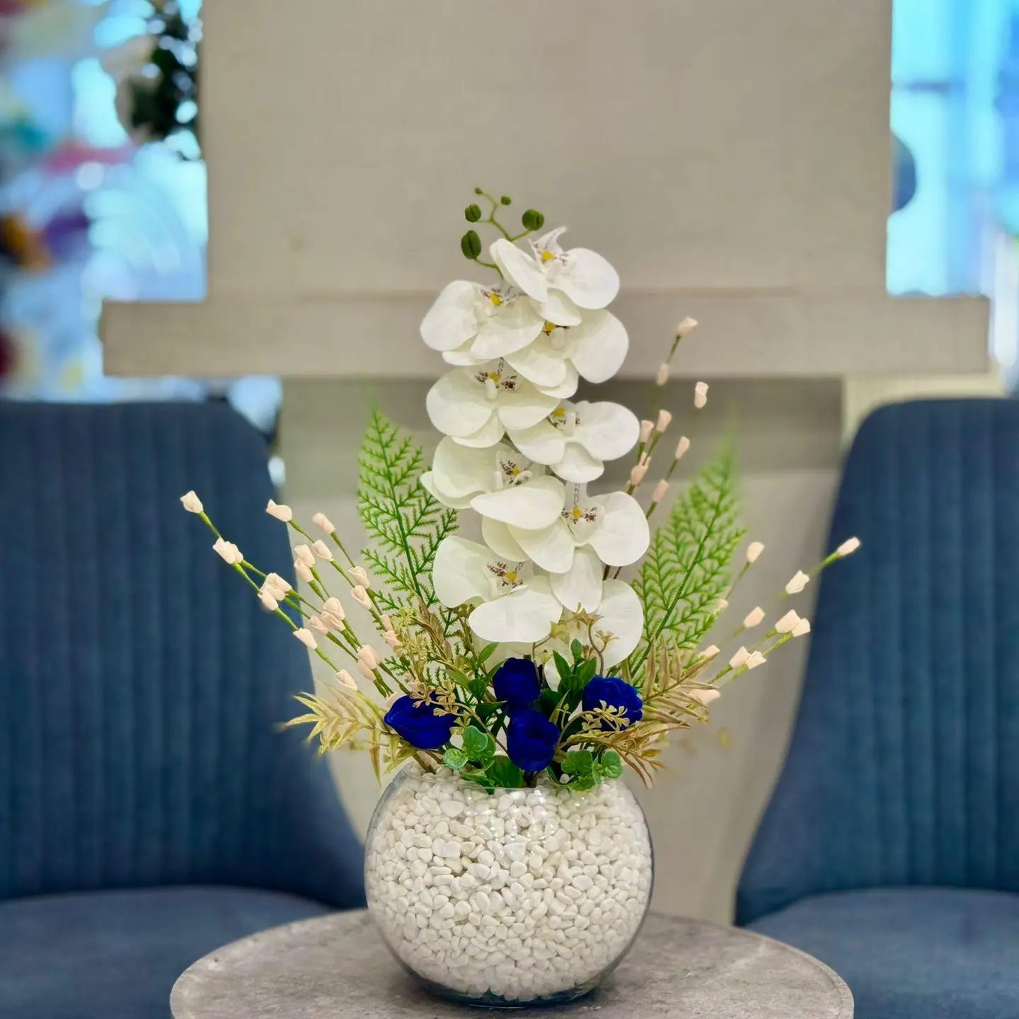 فازة ورد صناعي اوركيد مع الحجر