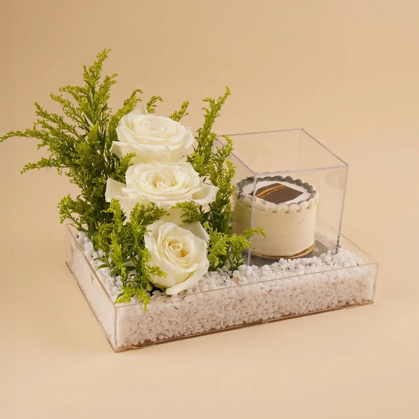 Hajj Congratulations Gift: Roses And Cake   Classic