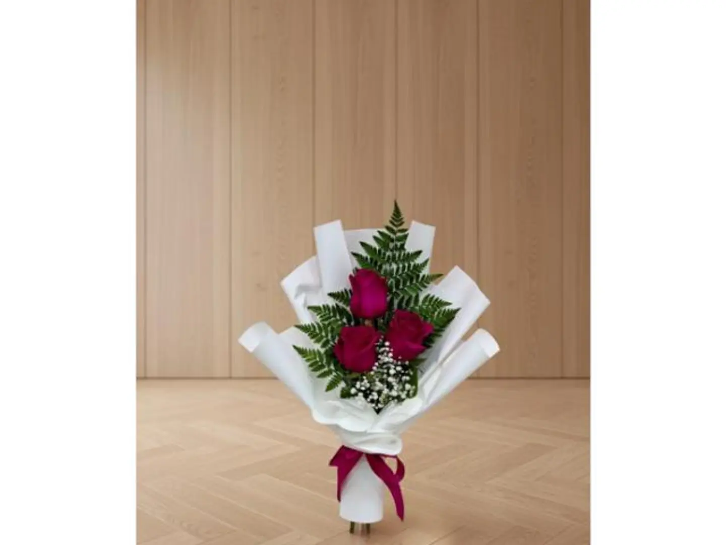 Three Roses With Accessories 343