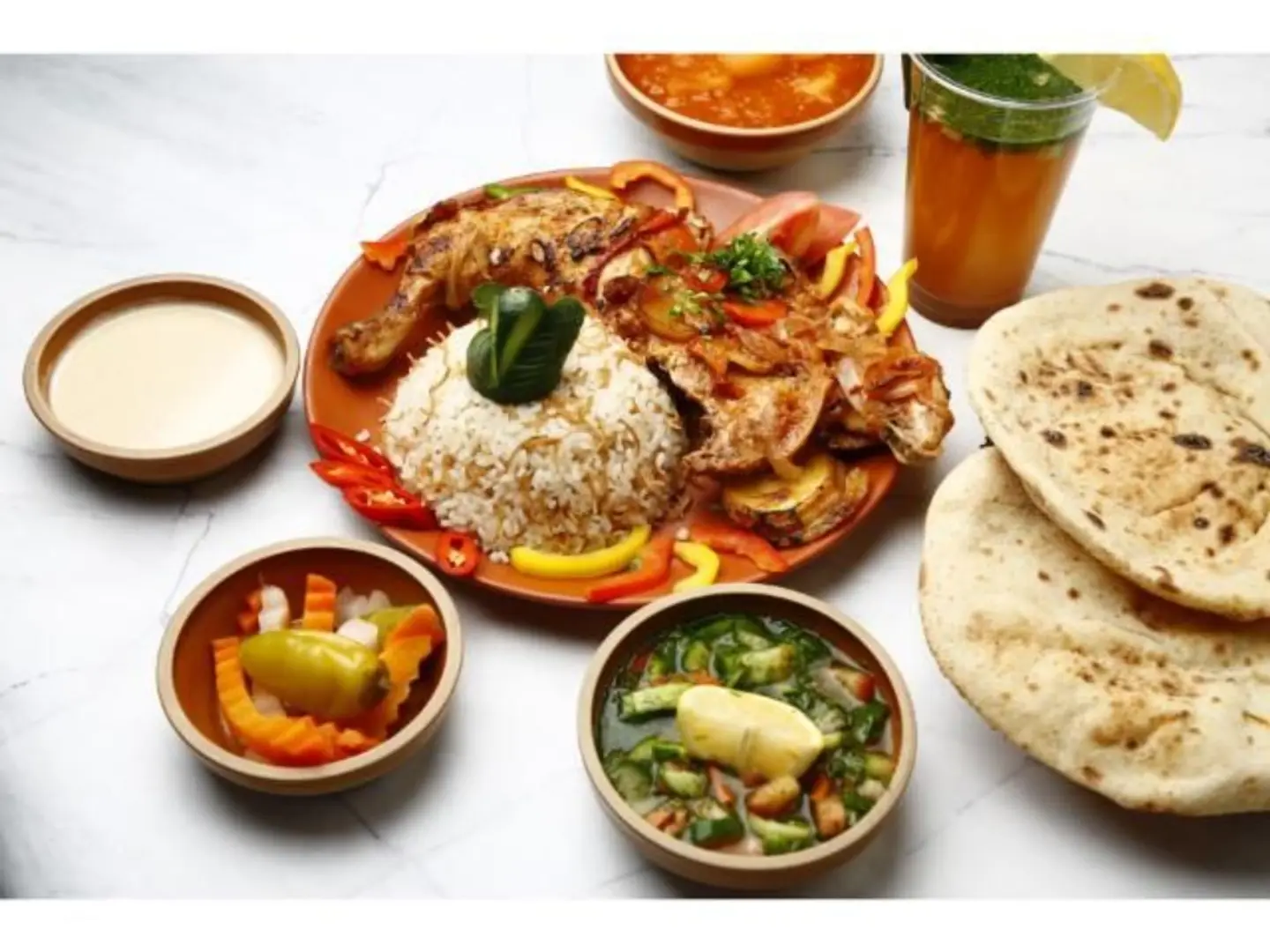 وجبه دجاج فرن او محمر مع المحشي