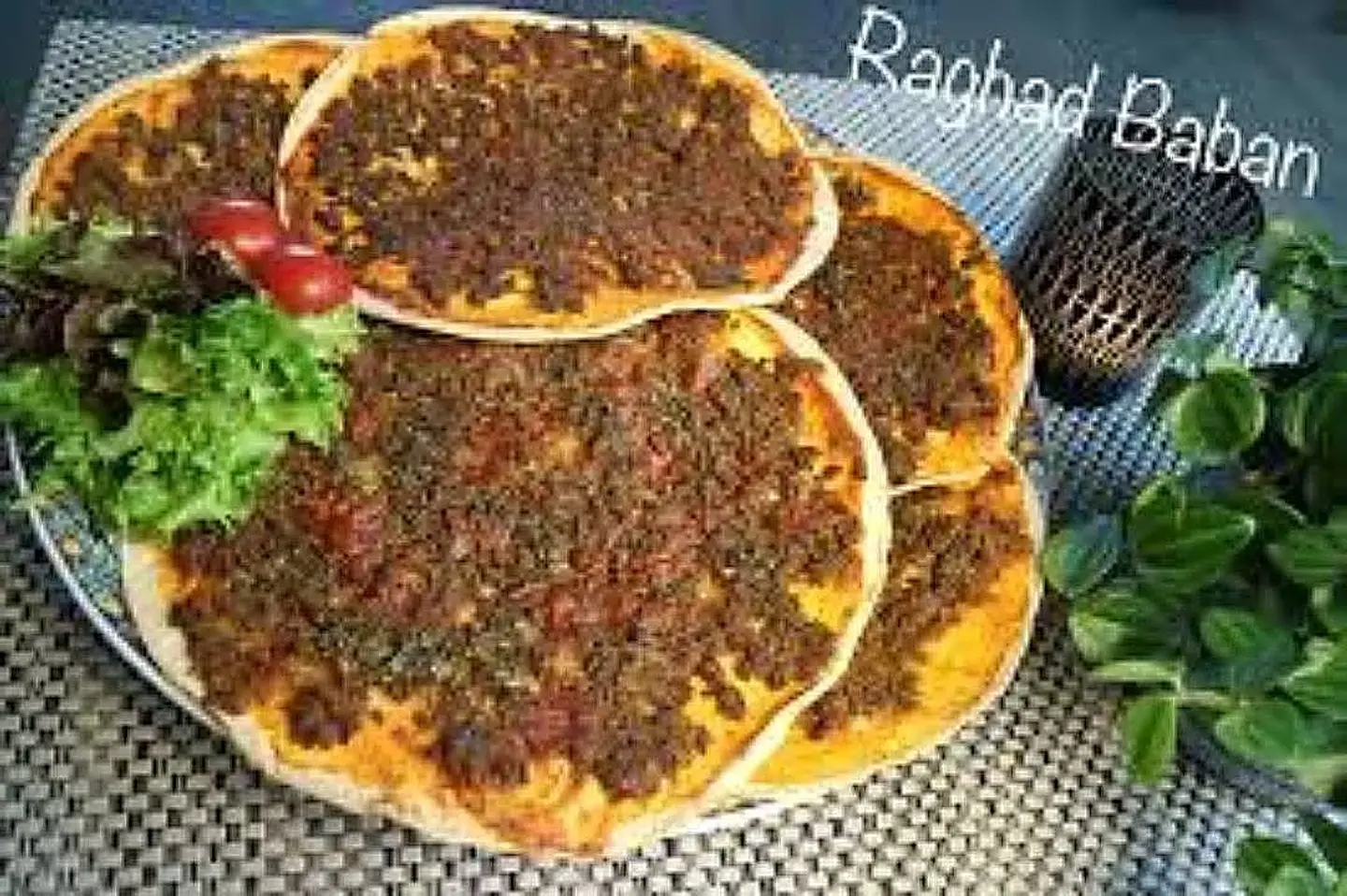 لحم بالطماطم