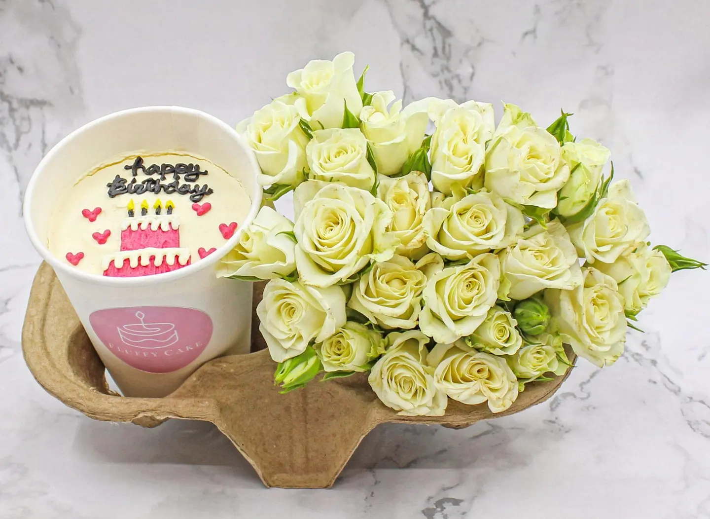 كوب بارفيه كبير مع تنسيق ورد