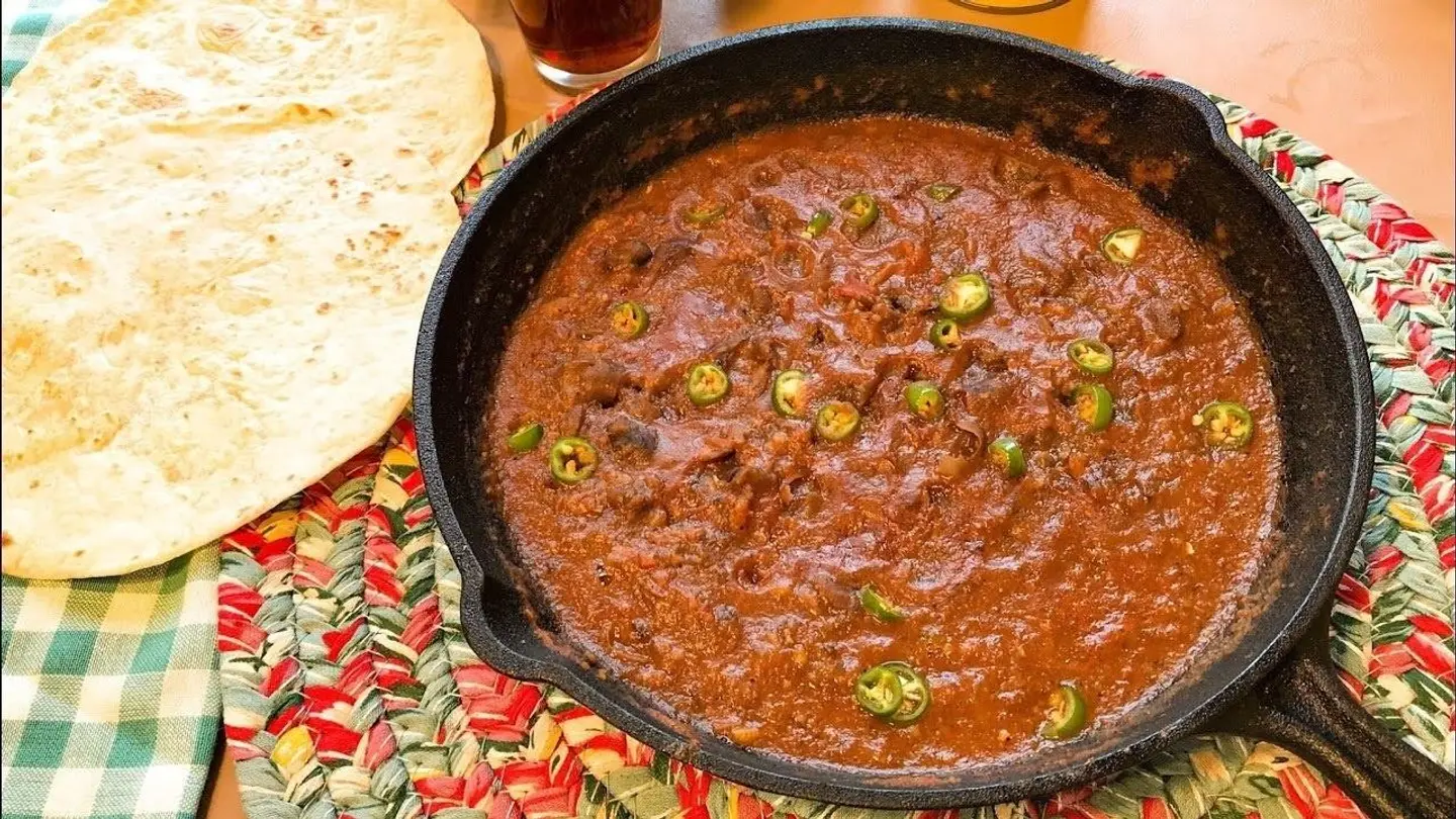 فول صنعاني خبز ملوح