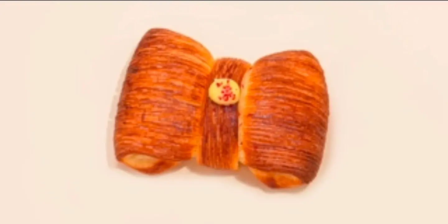 Bow Croissant