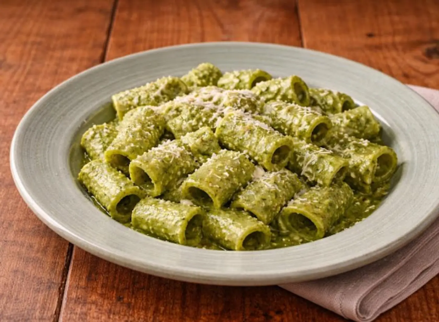 ريجاتوني بيستو