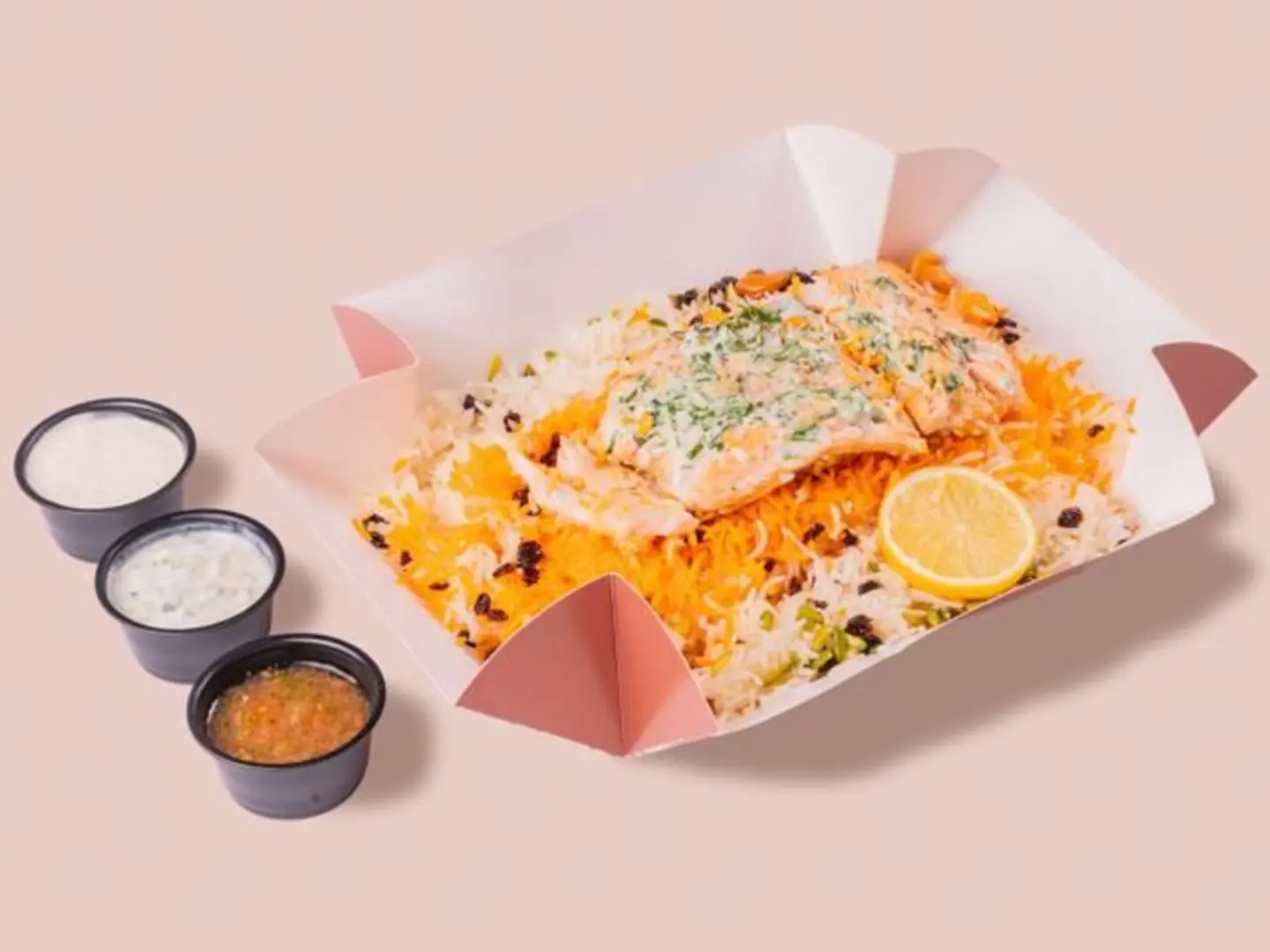 أرز إيراني مع السالمون المشوي