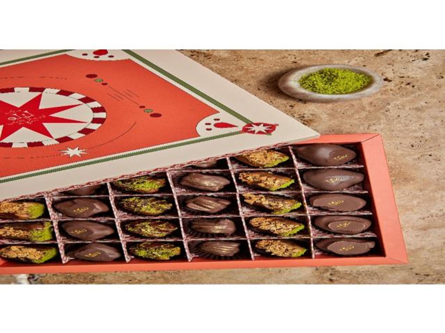 تشكيلة تمر - كبير