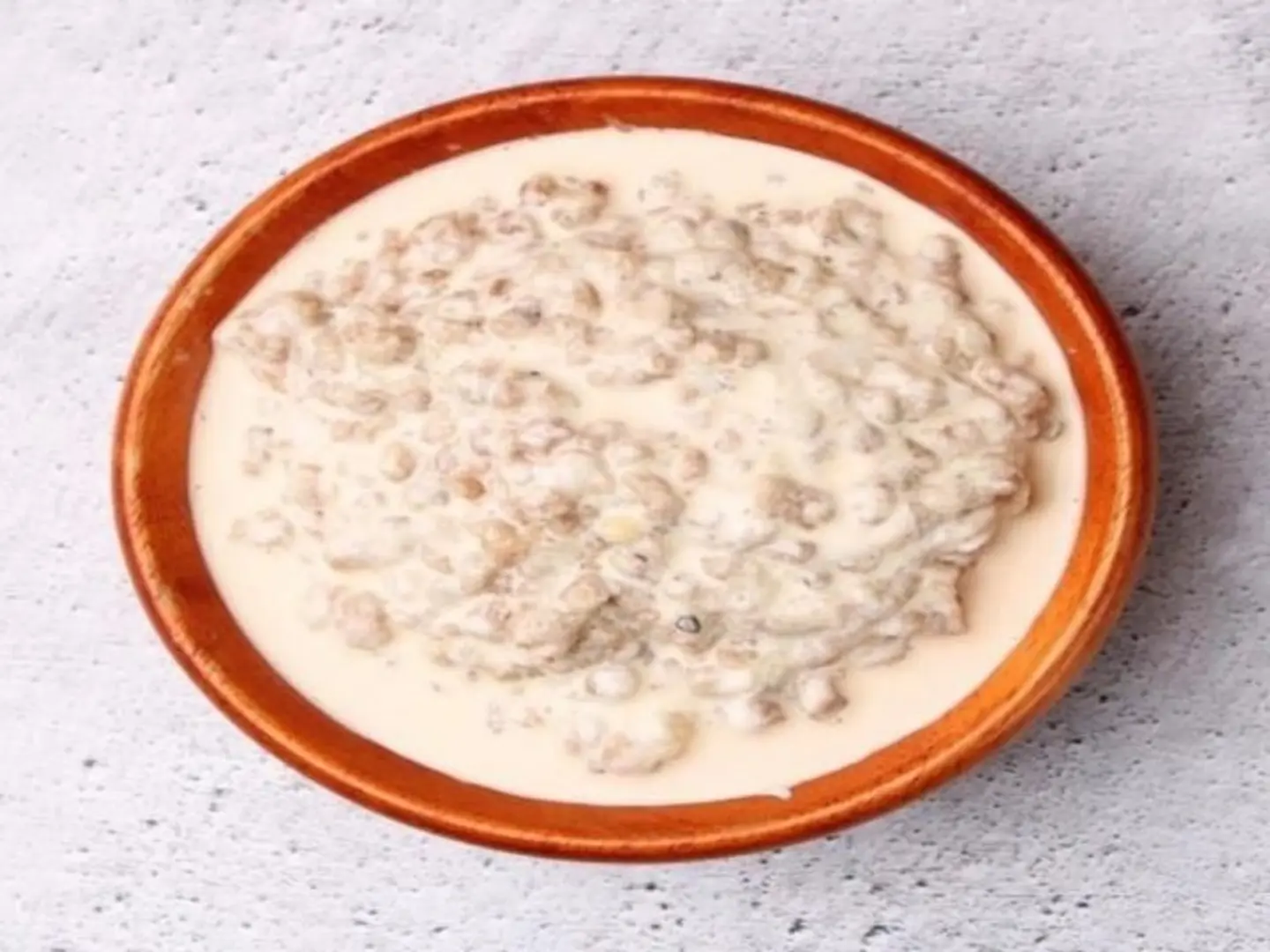 فتة مع قشطة