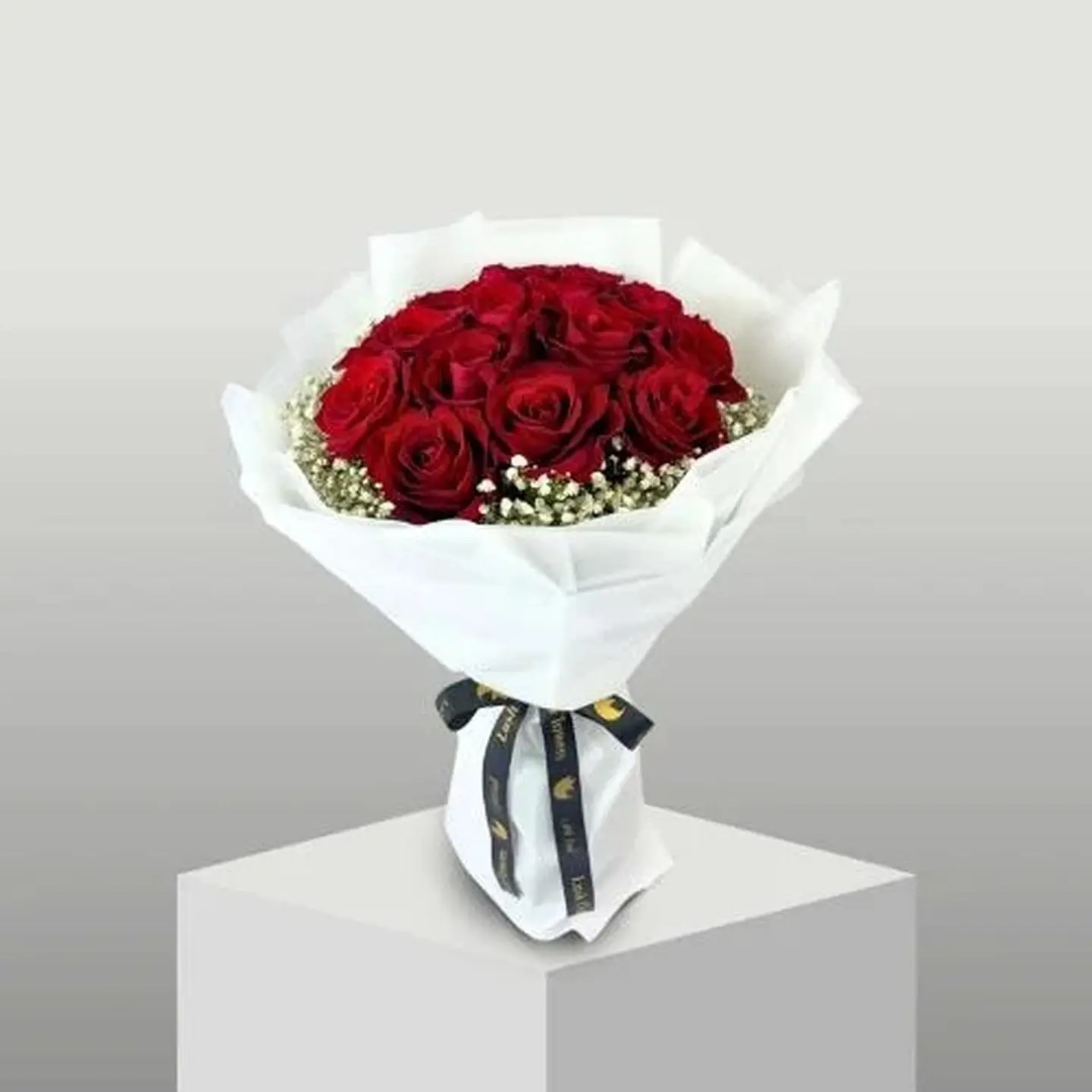 باقة - صباح الحب والغرام! إن غِبتَ لم ألقَ إنسانًا يُؤنّسني وإن حضرتَ فكُلُّ النّاسِ قَد حَضرَا.