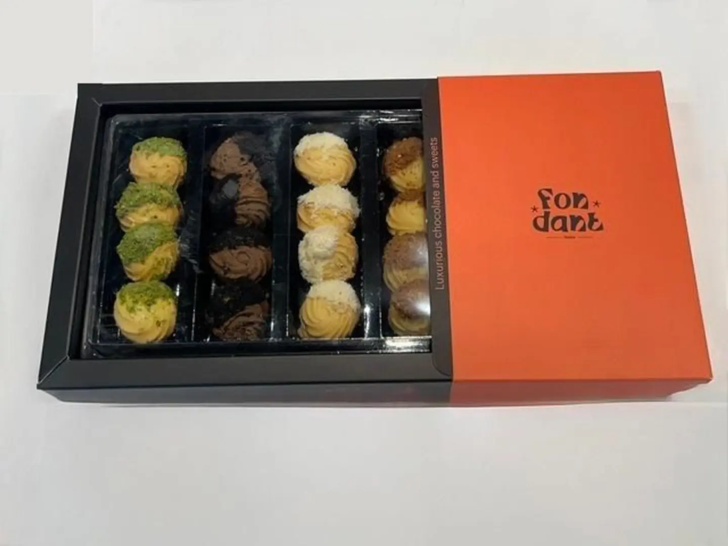 Medium Sweet Petit Four