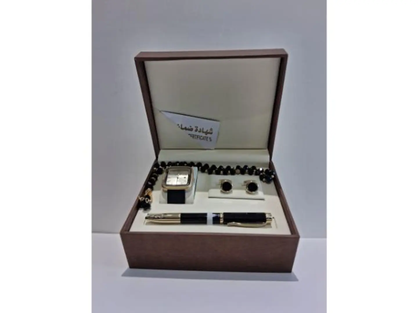 طقم رجالي ساعة وكبك وقلم ومسبحة الطراز الاول