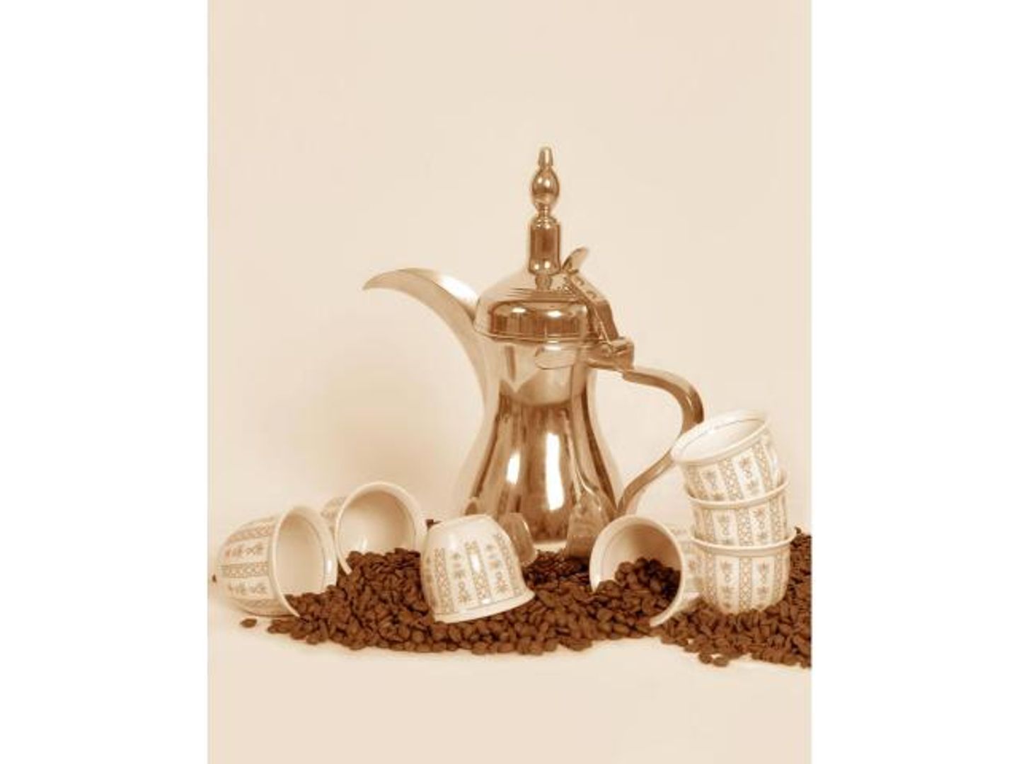 دلة قهوة سعودية صغيرة