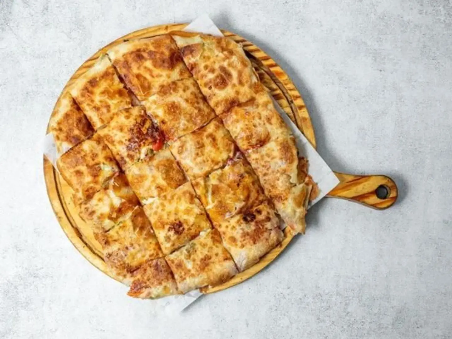 فطيرة بيض مع مشكل جبن