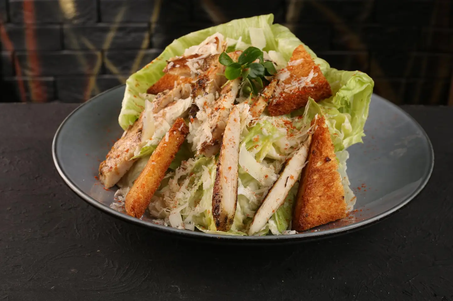 سلطة سيزر بالدجاج