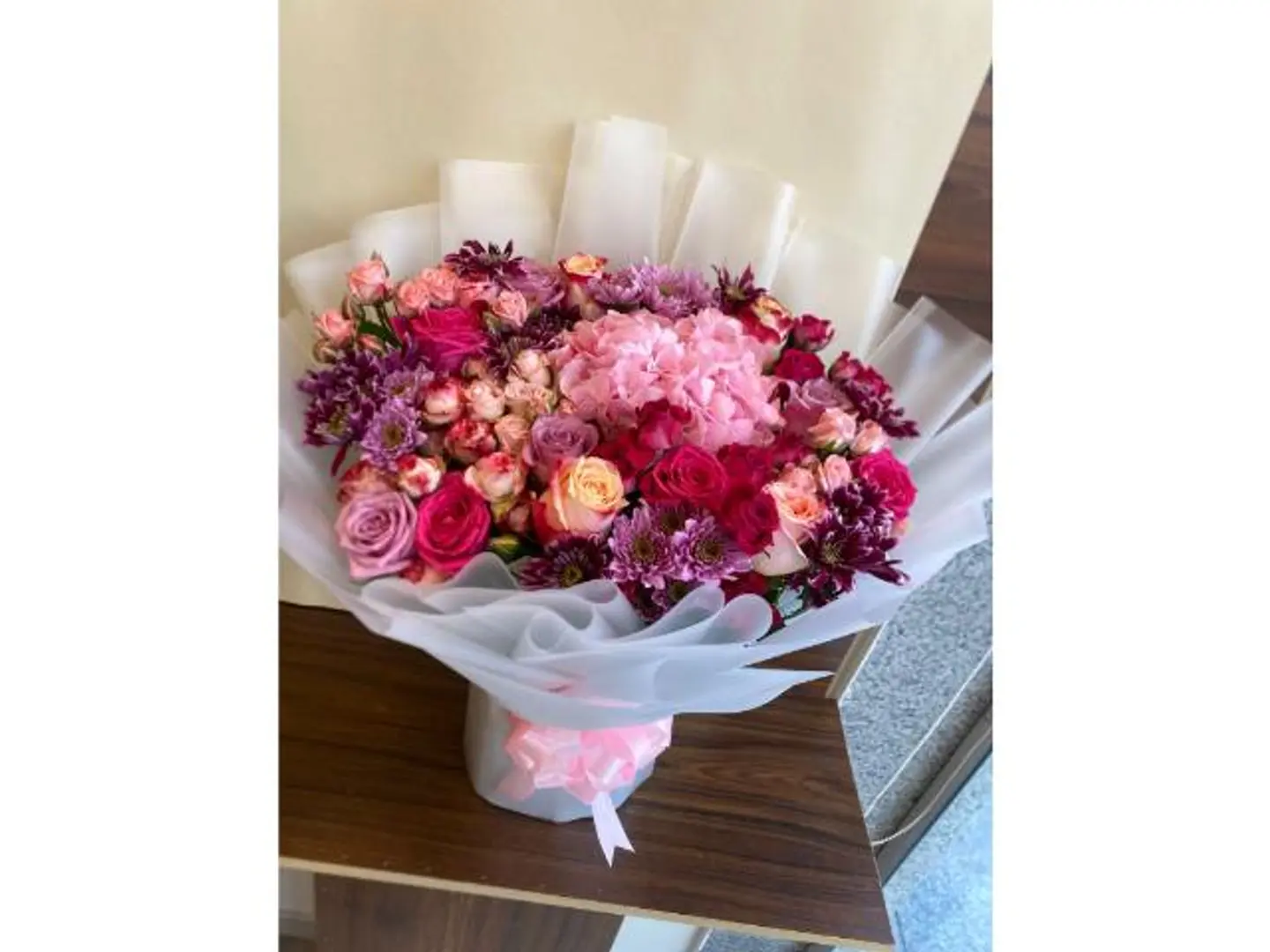 باقه واقفه ألوان مختلفه