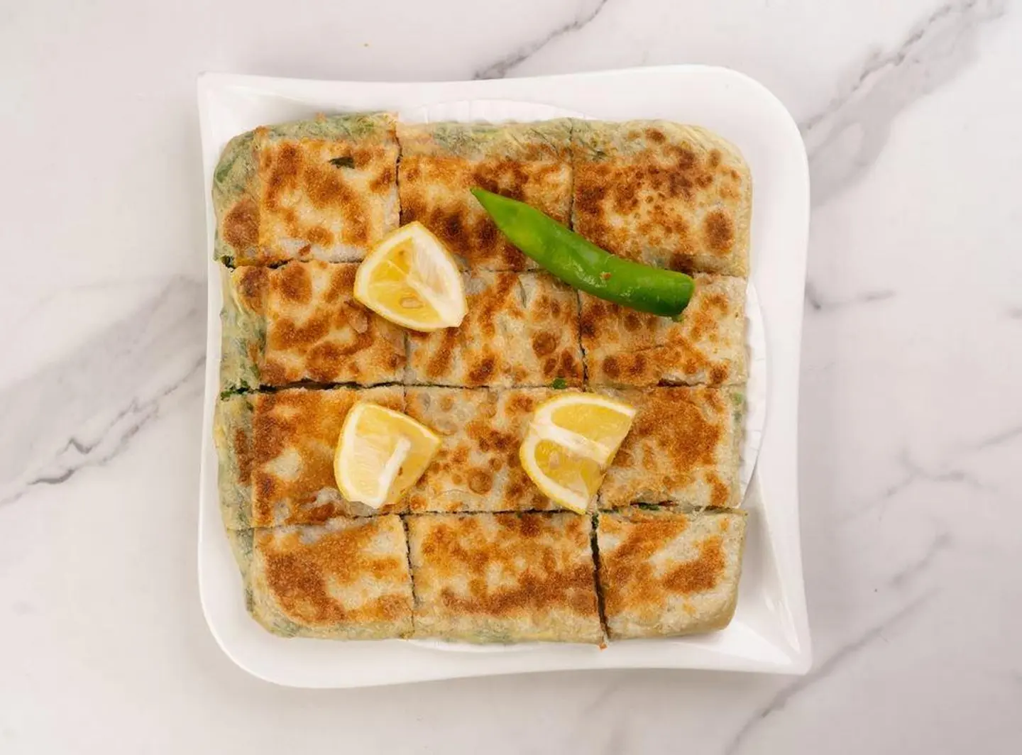 مطبق بالتونة والجبن