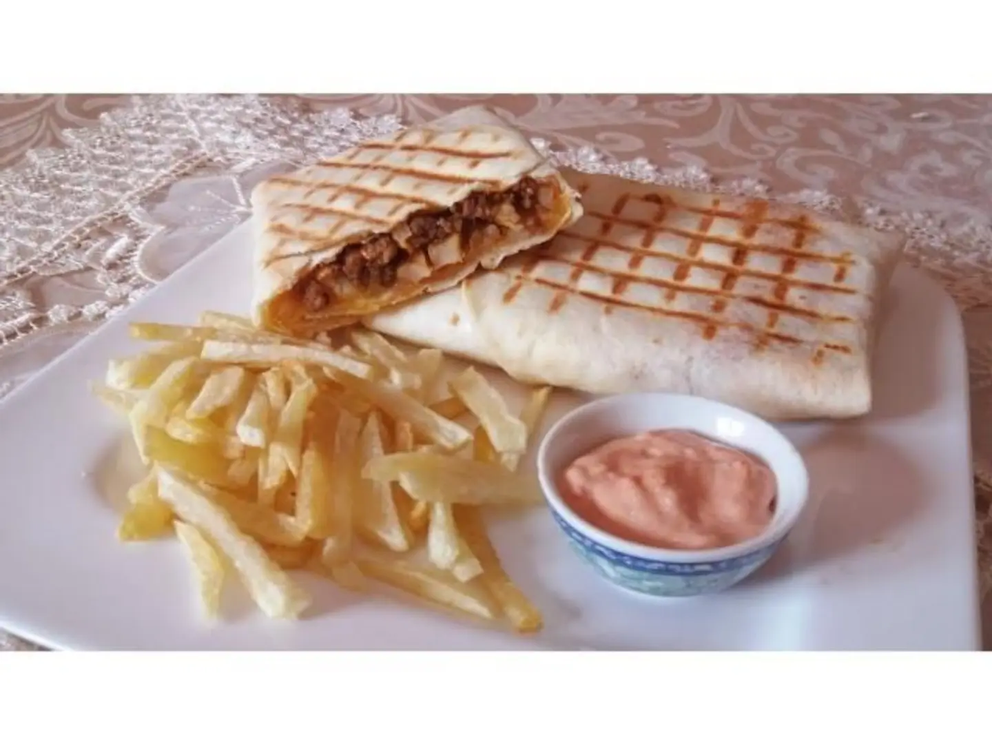 ساندوتش طاكووس مكس