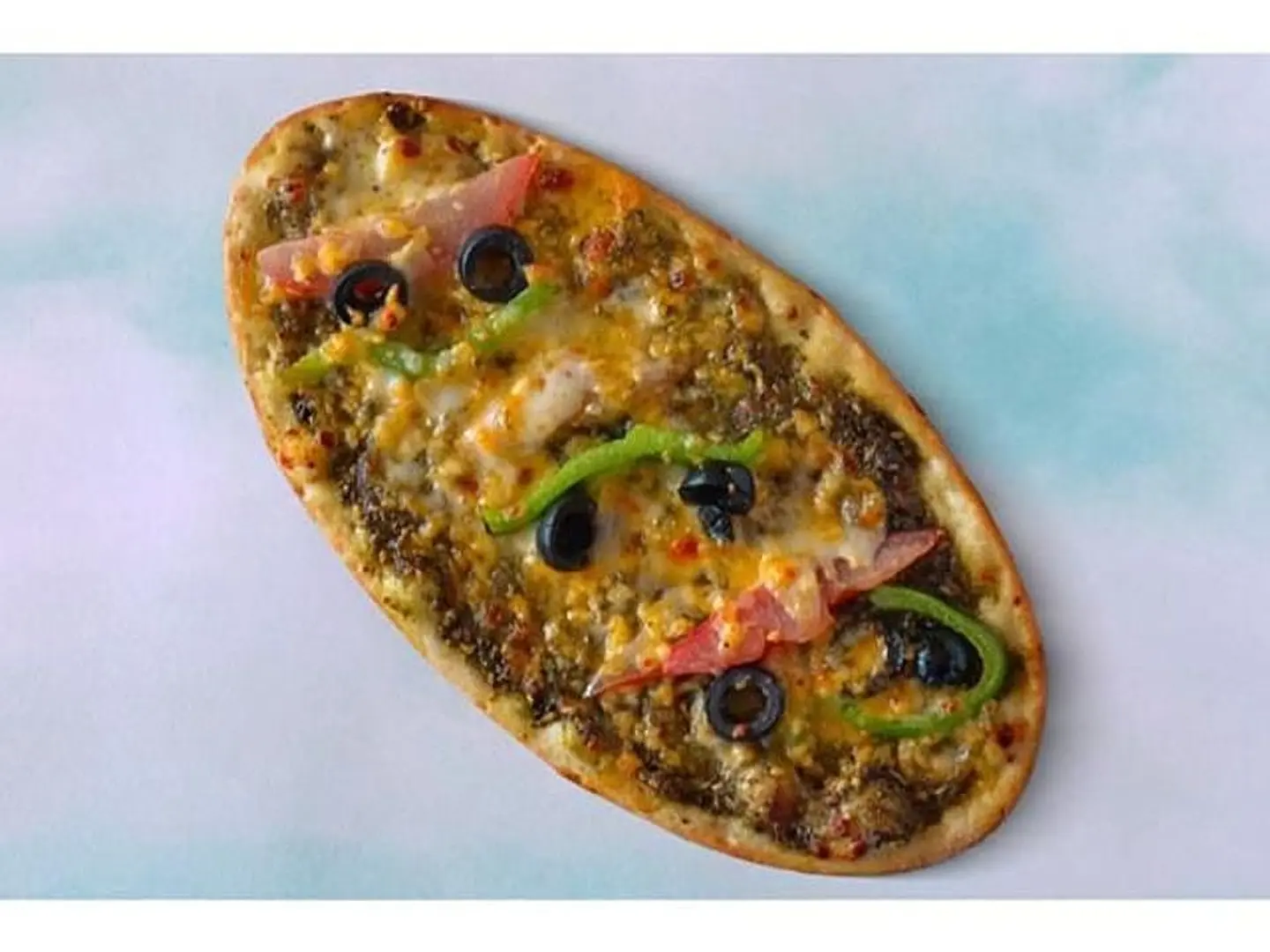 منقوشة زعتر بالجبن والخضار