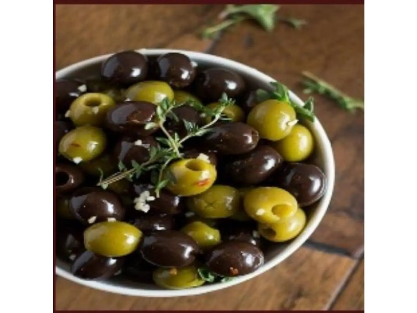 حب زيتون اخضر اسود