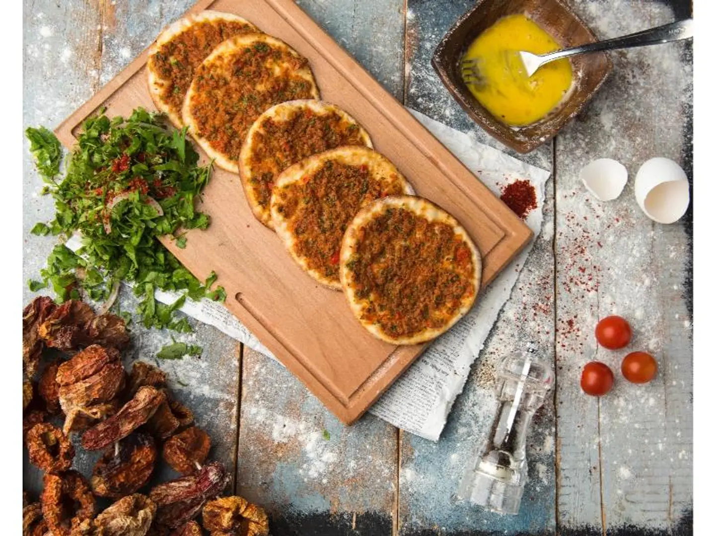 فطائر اللحم بالعجين