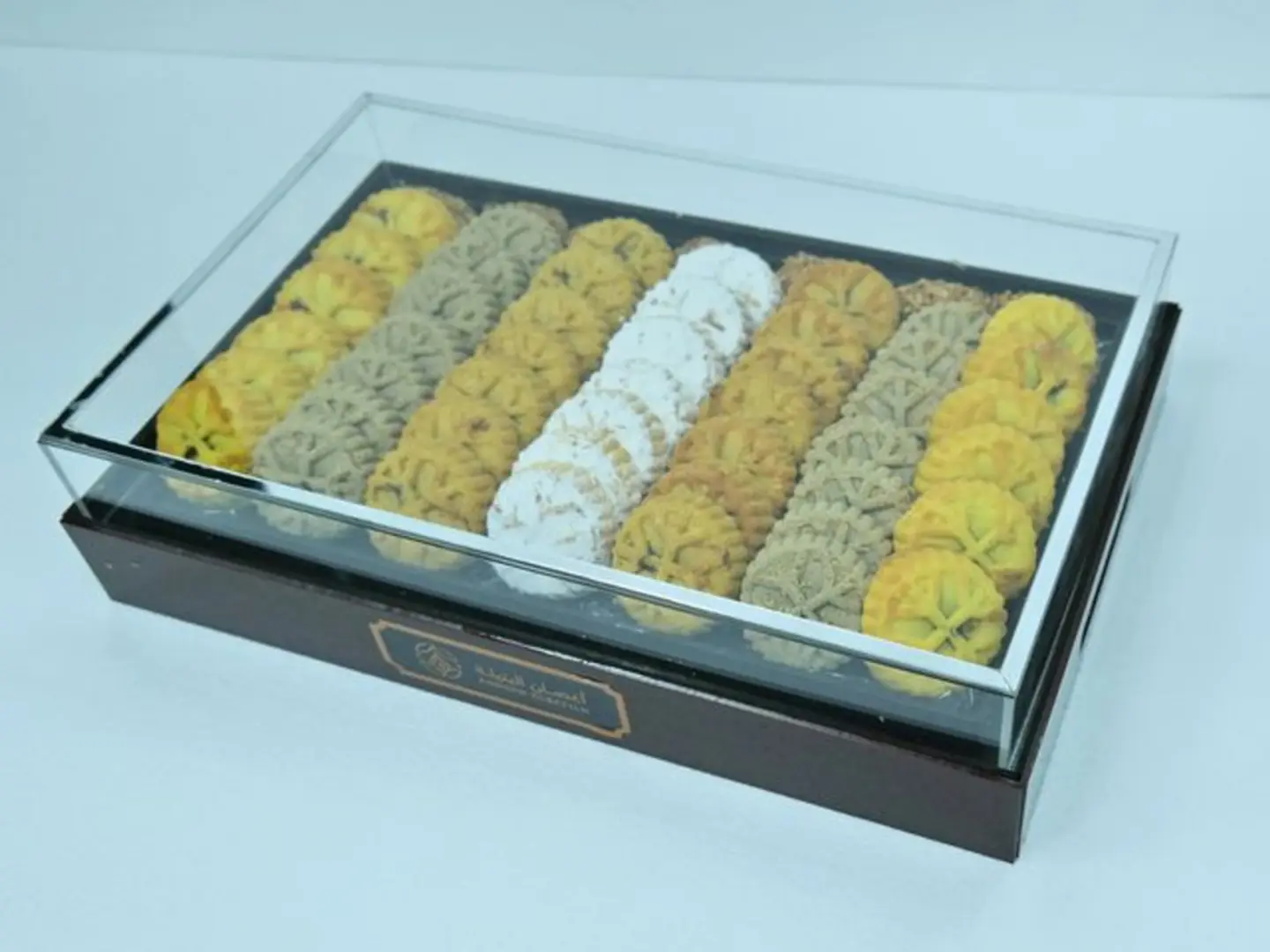 Luxury Assorted Maamoul Serving Tray (With Clear Lid) Large