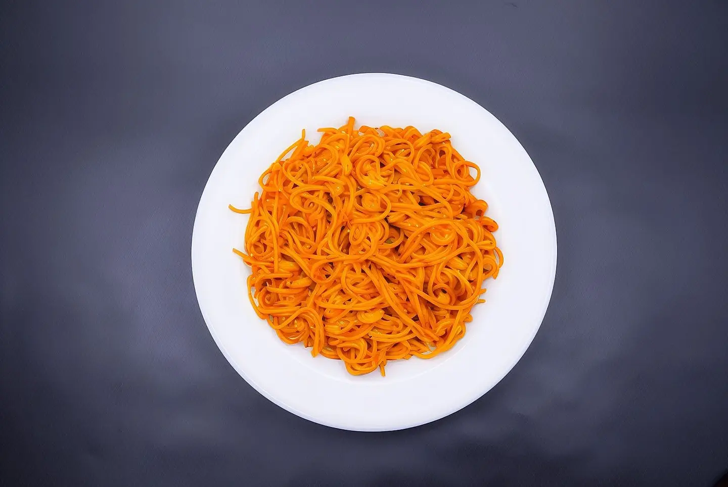 مكرونة سادة بصلصة الثوم