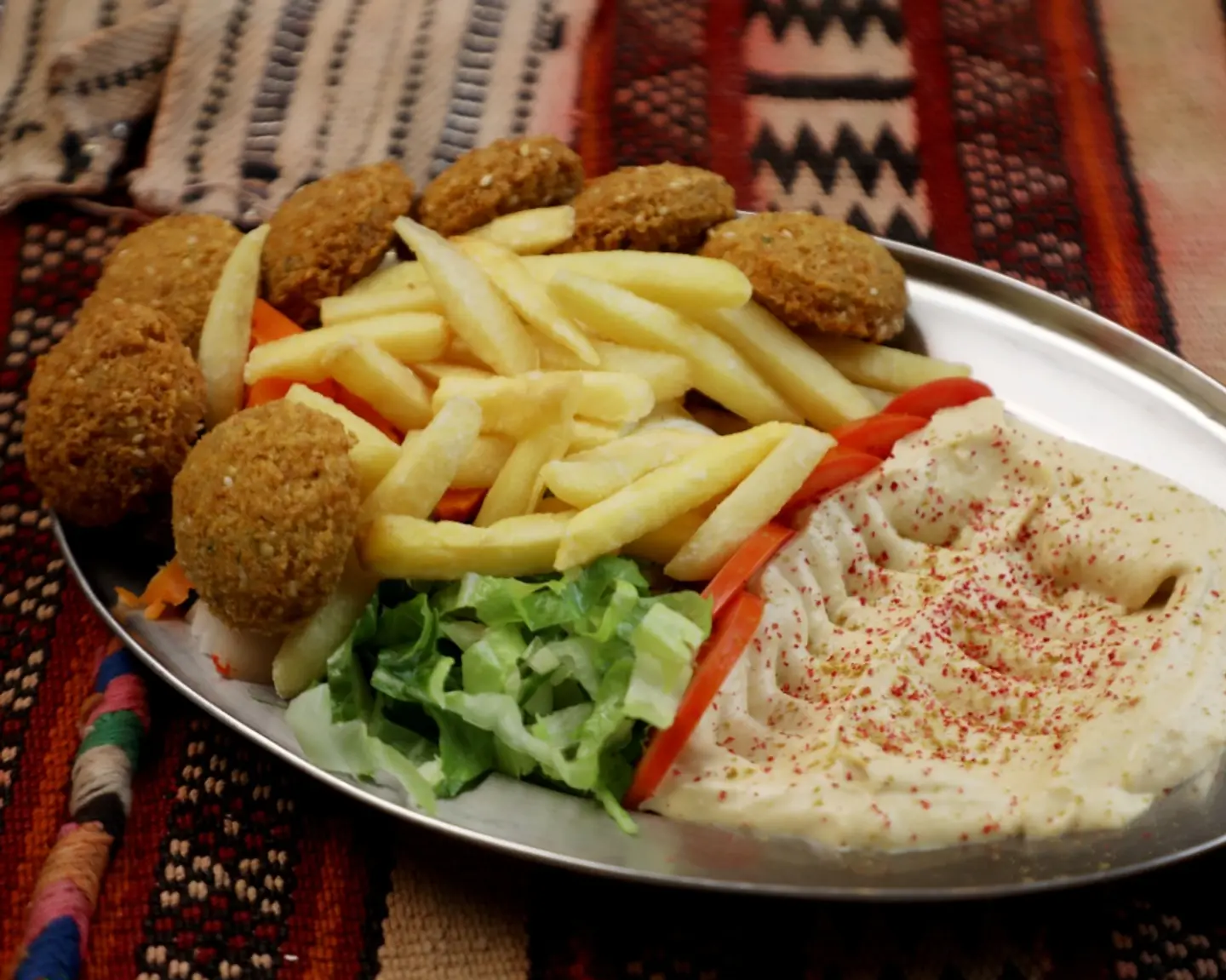 طبق فلافل مشكل صغير