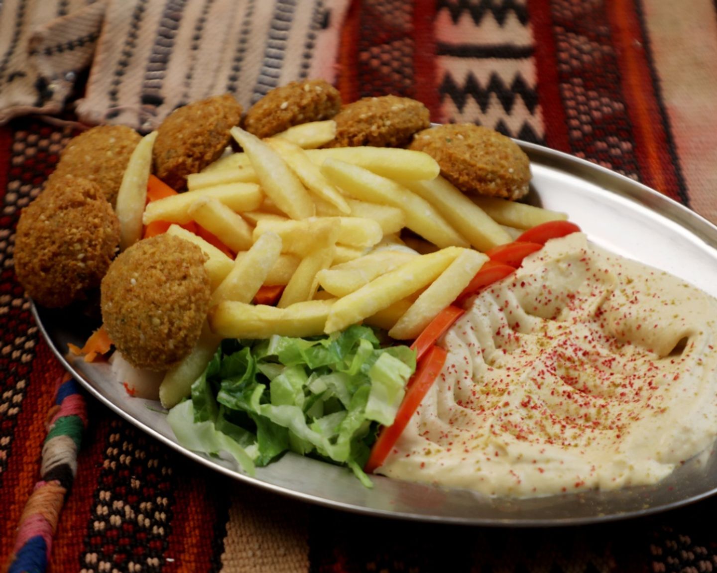 طبق فلافل مشكل صغير