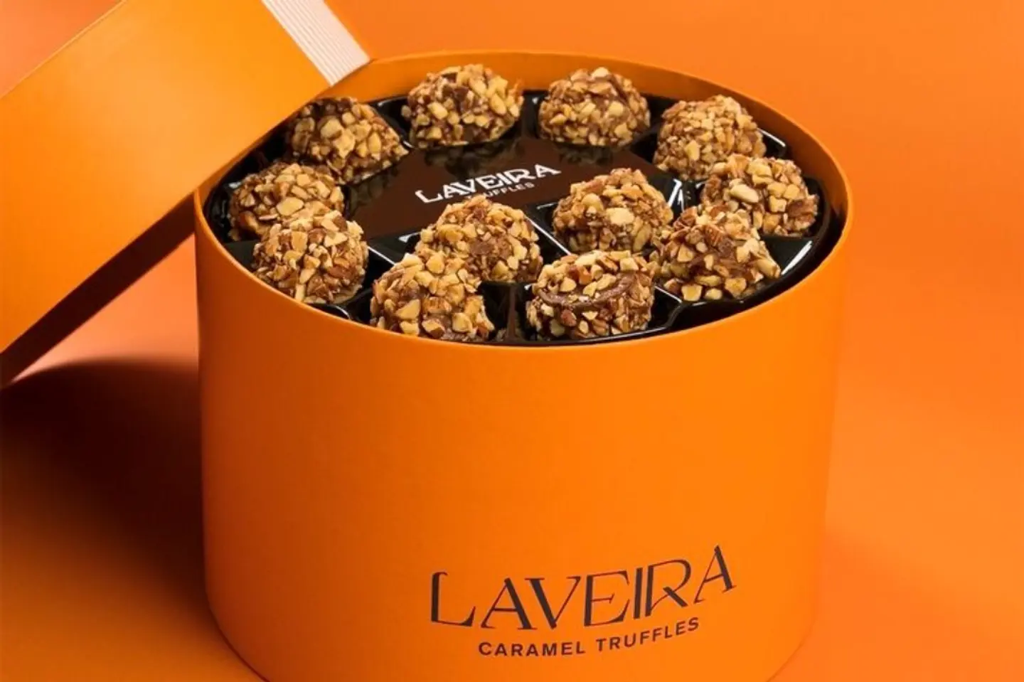 لافيرا ترافيل