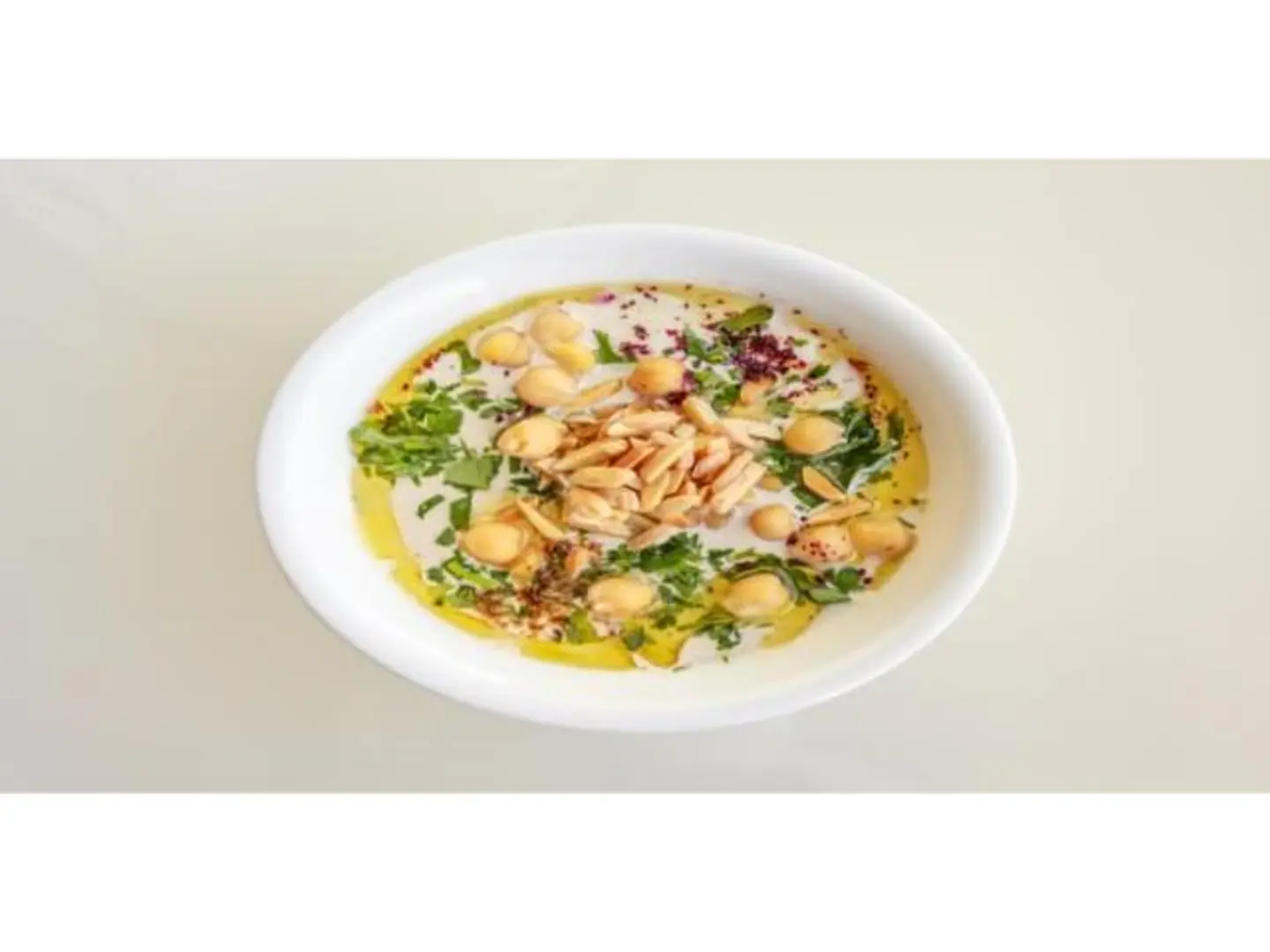 Hummus Fattah With Oil And Almonds